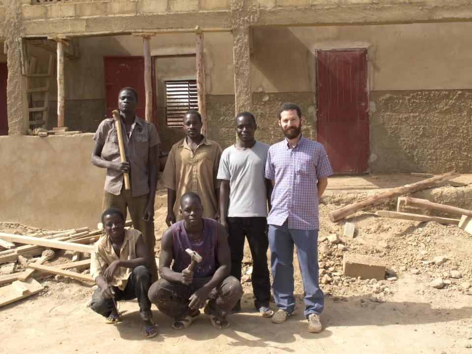 durante il cantiere dell'infermeria scolastica, Burkina Faso